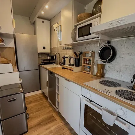 Apartment Charming With Terrace Near The Beaches Hyères