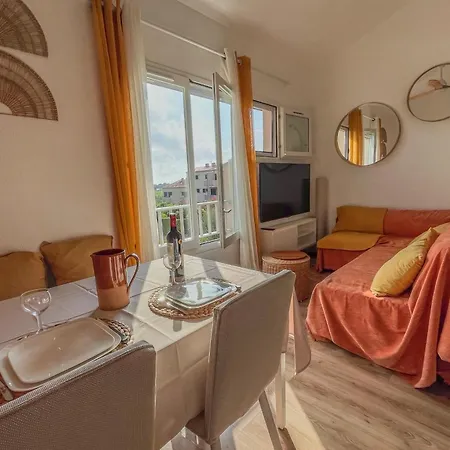 Charming With Terrace Near The Beaches * Hyeres