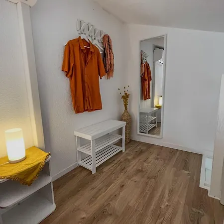 Charming With Terrace Near The Beaches Apartment