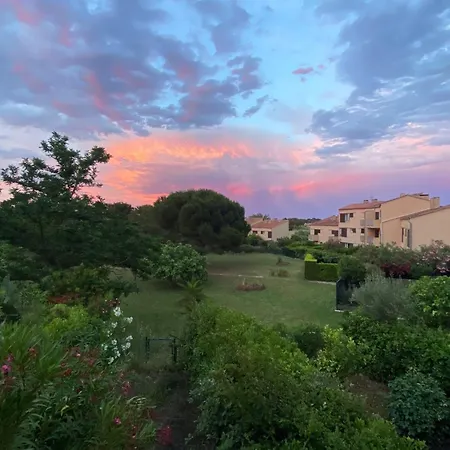 Avec Terrasse Proche Des Plages