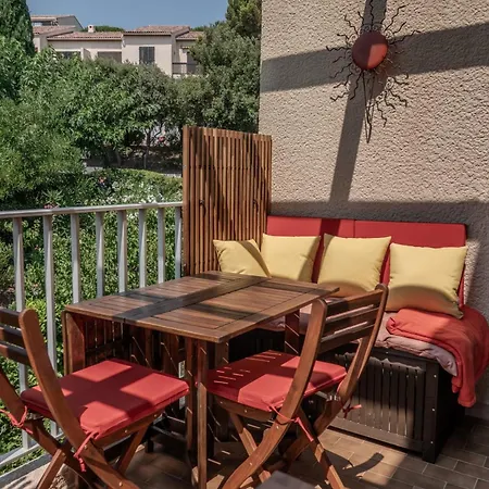 Apartment Charming With Terrace Near The Beaches *