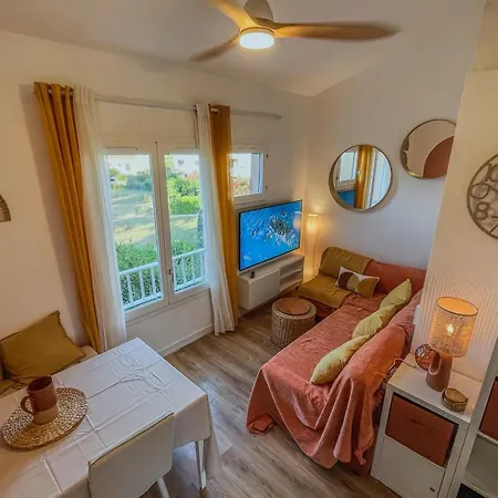 Charming With Terrace Near The Beaches Apartment