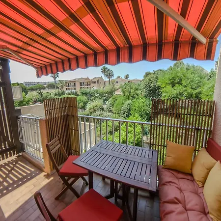 Apartment Charming With Terrace Near The Beaches
